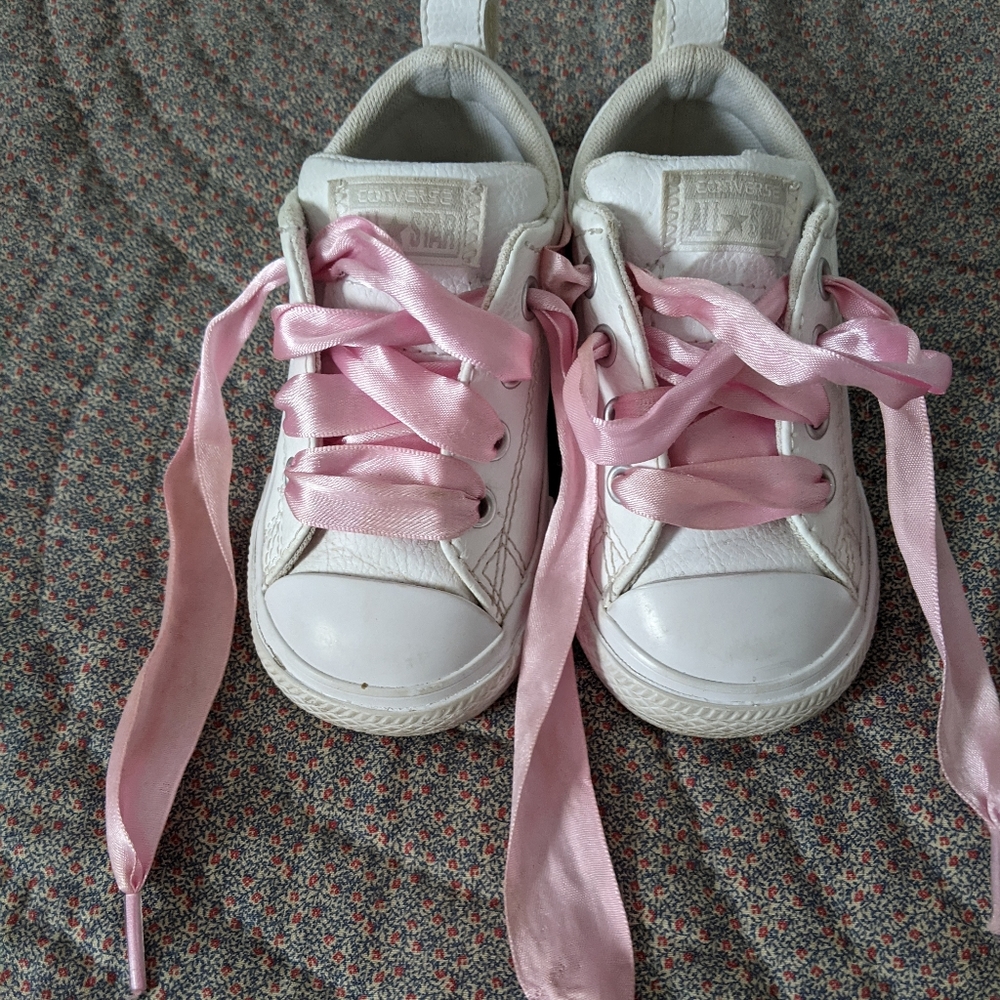 6c converse white leather with pink ribbon laces